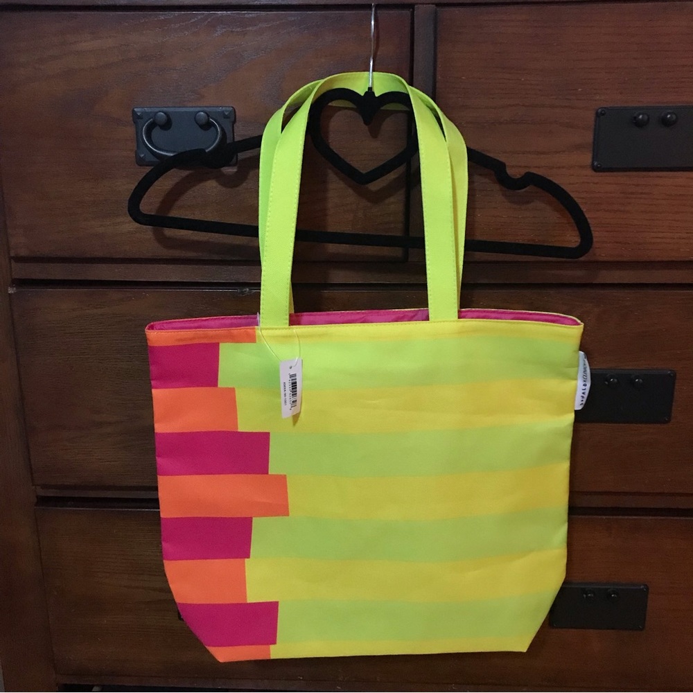 NWT Donald x Clinique Neon Green and Pink Summer Beach Tote